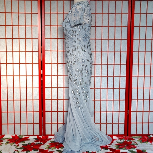 Adrianna Papell Stunning Sparkling Zip Up Long Dress. Size: 4 - Picture 3 of 5